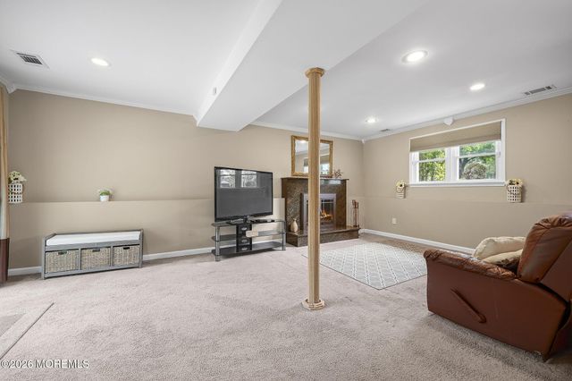 7 Saratoga Drive, Manalapan, NJ 07726