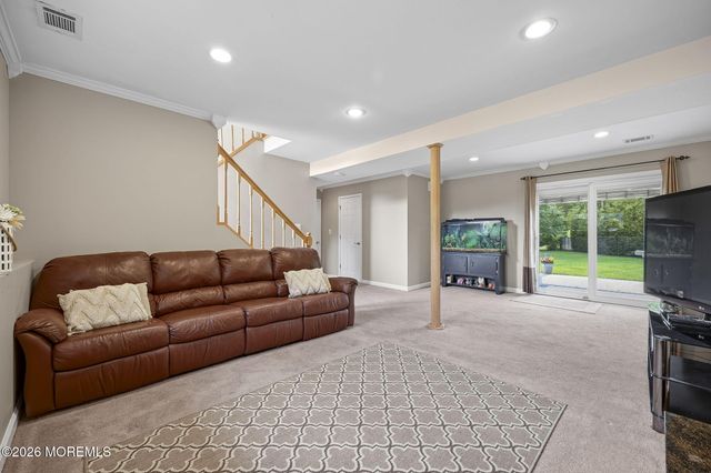 7 Saratoga Drive, Manalapan, NJ 07726