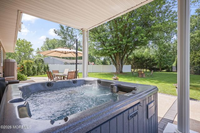 7 Saratoga Drive, Manalapan, NJ 07726