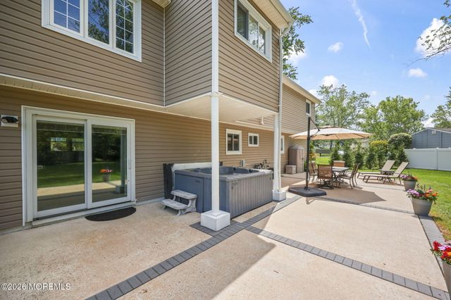 7 Saratoga Drive, Manalapan, NJ 07726
