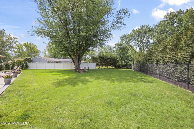7 Saratoga Drive, Manalapan, NJ 07726