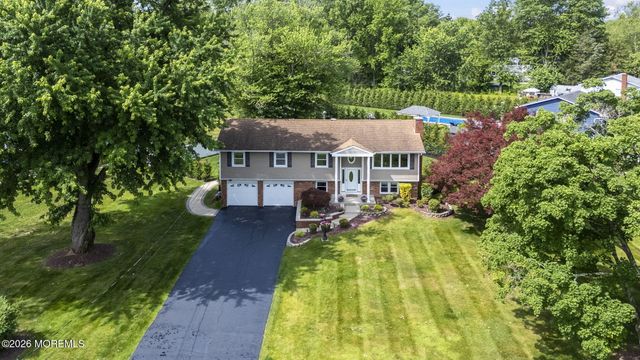 7 Saratoga Drive, Manalapan, NJ 07726