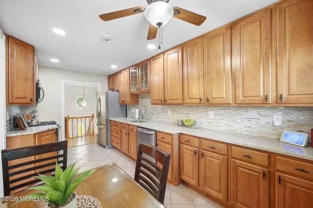7 Saratoga Drive, Manalapan, NJ 07726