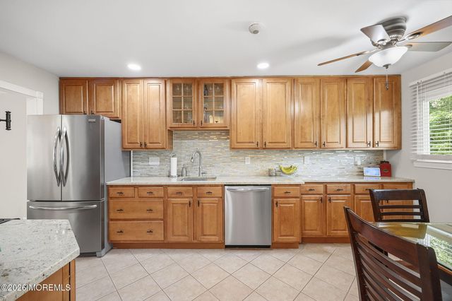 7 Saratoga Drive, Manalapan, NJ 07726