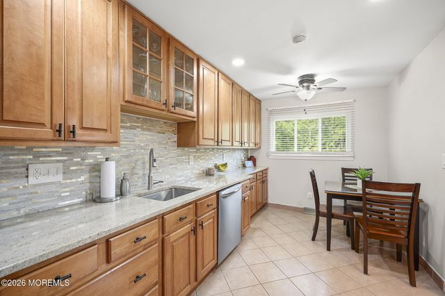 7 Saratoga Drive, Manalapan, NJ 07726