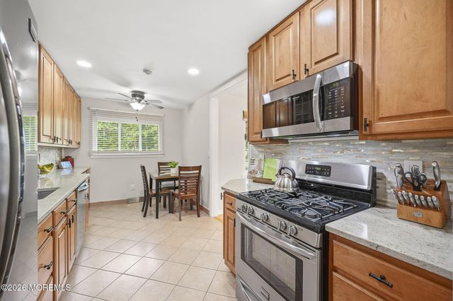 7 Saratoga Drive, Manalapan, NJ 07726