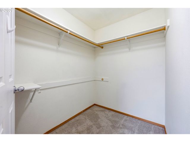 922 Ne TRAVIS Dr, Silverton, OR 97381