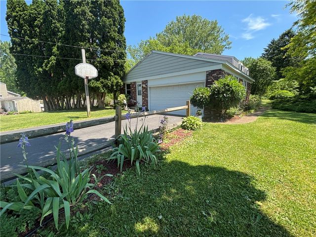2893 Cold Springs Road, Lysander, NY 13027