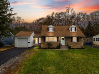 504 Beverly Drive, Camillus, NY 13219