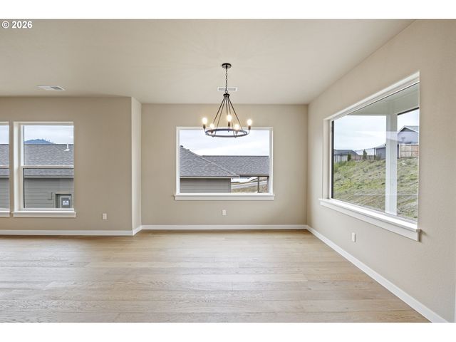 941 SAND PINES Ave, Sutherlin, OR 97479