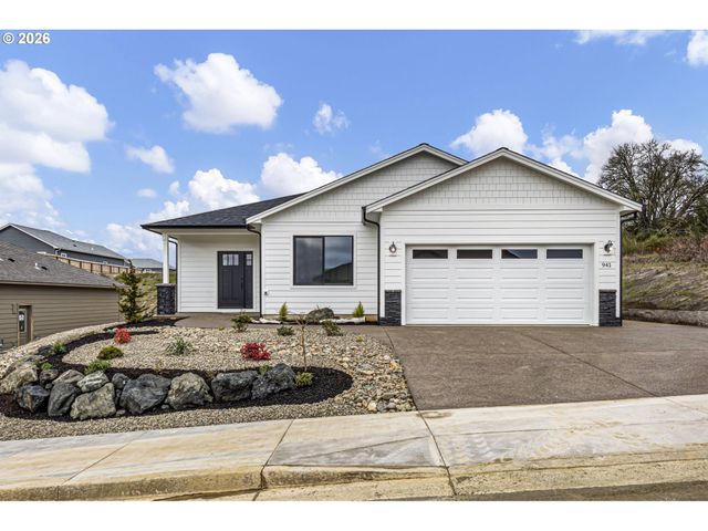 941 SAND PINES Ave, Sutherlin, OR 97479