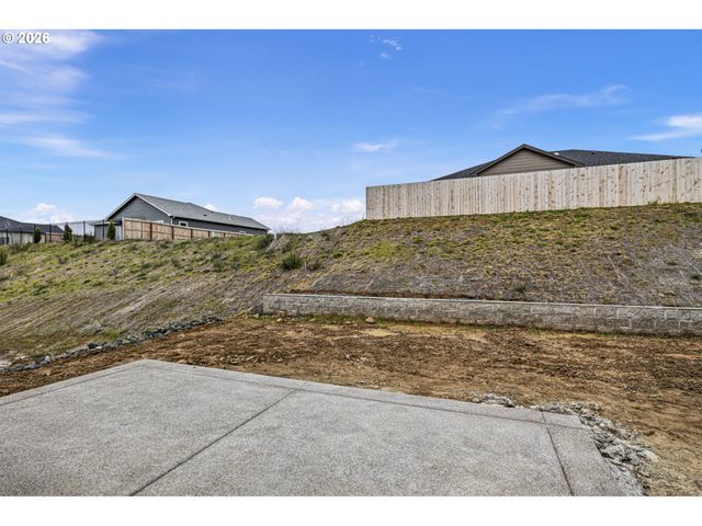 941 SAND PINES Ave, Sutherlin, OR 97479