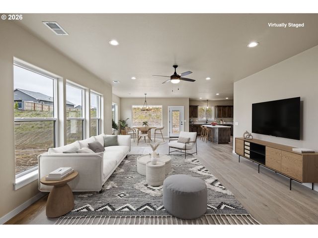 941 SAND PINES Ave, Sutherlin, OR 97479