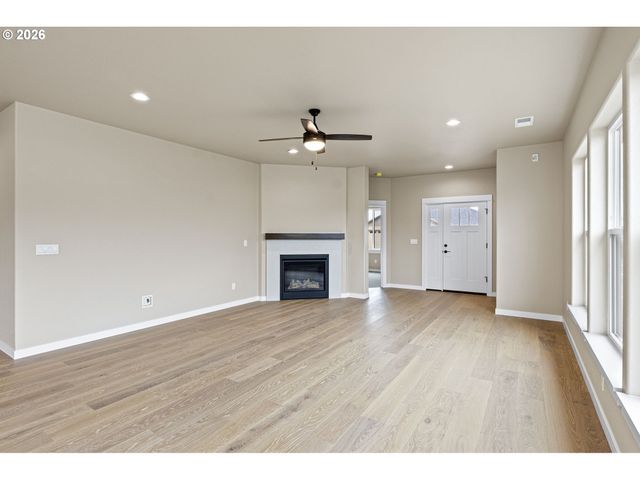 941 SAND PINES Ave, Sutherlin, OR 97479