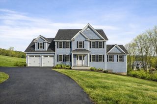 523 Alpine Rd Applewood, Fitchburg, MA 01420