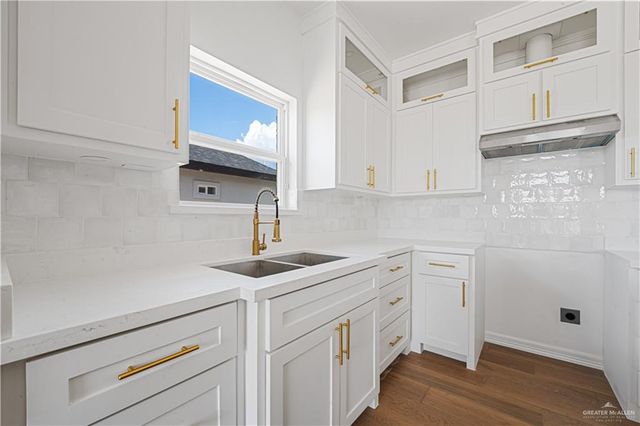 1049 Nina Avenue, Alamo, TX 78516