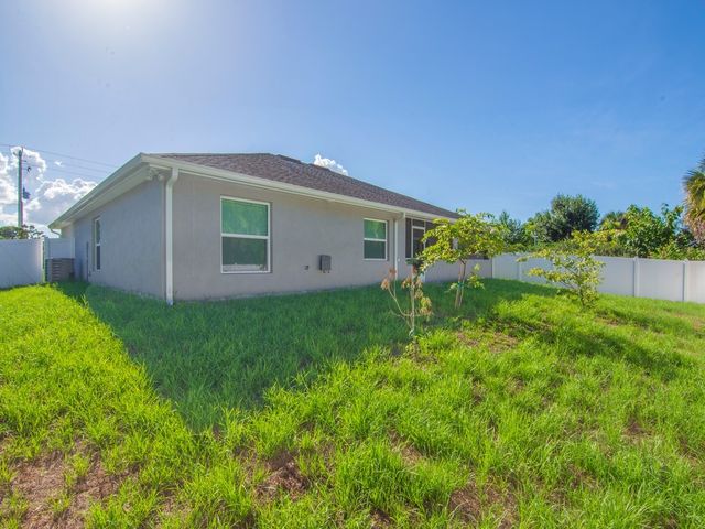 525 Fleming Street, Sebastian, FL 32958