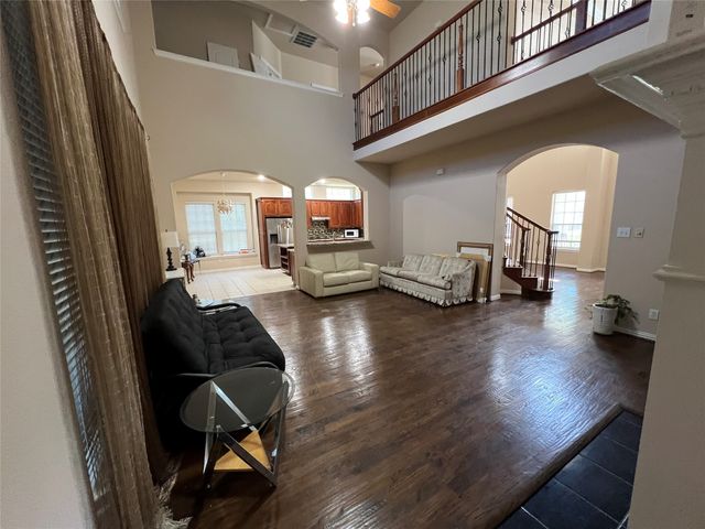 1803 E Branch Hollow Drive, Carrollton, TX 75007