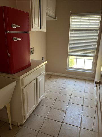 1803 E Branch Hollow Drive, Carrollton, TX 75007