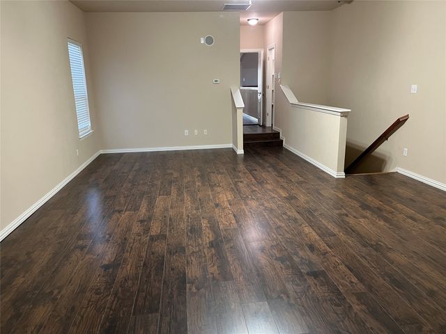 1803 E Branch Hollow Drive, Carrollton, TX 75007