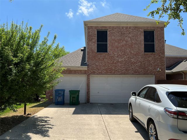 1803 E Branch Hollow Drive, Carrollton, TX 75007