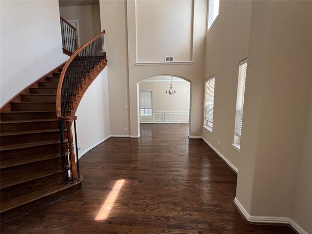 1803 E Branch Hollow Drive, Carrollton, TX 75007