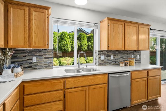 27610 239th Place SE, Maple Valley, WA 98038
