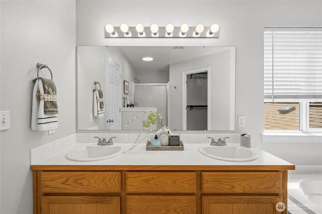 27610 239th Place SE, Maple Valley, WA 98038