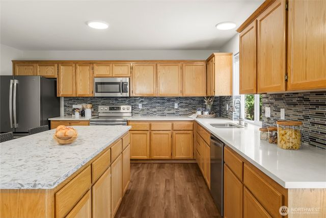 27610 239th Place SE, Maple Valley, WA 98038