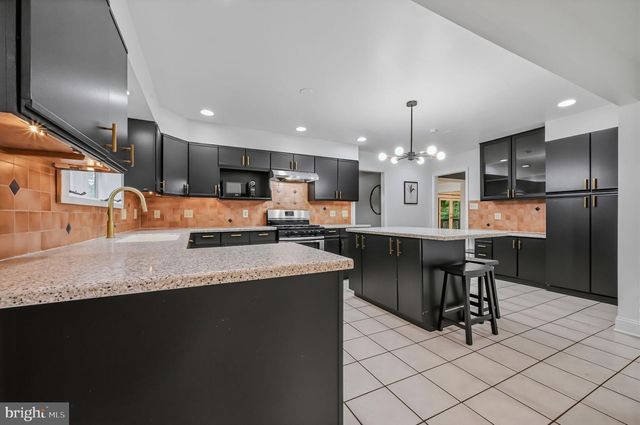 646 WOODVIEW DR, Hockessin, DE 19707
