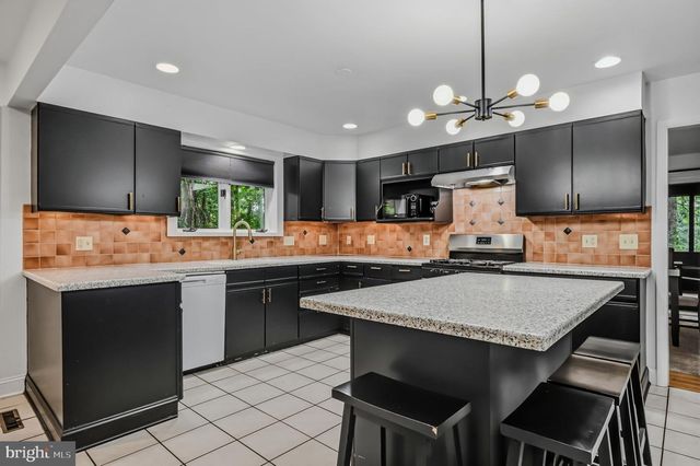 646 WOODVIEW DR, Hockessin, DE 19707