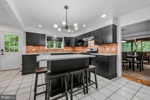 646 WOODVIEW DR, Hockessin, DE 19707