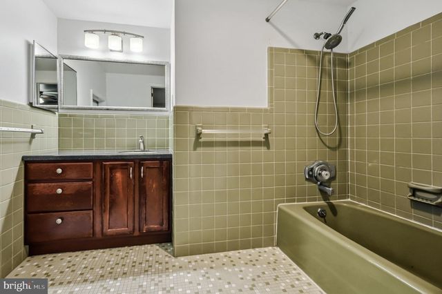 646 WOODVIEW DR, Hockessin, DE 19707