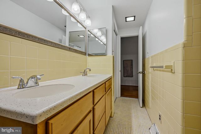 646 WOODVIEW DR, Hockessin, DE 19707
