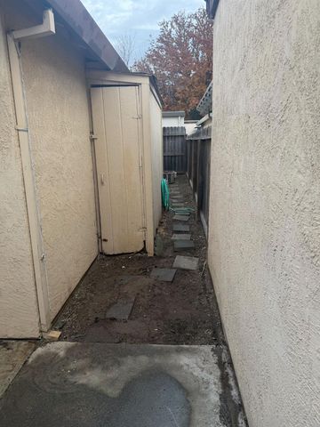 536 Capistrano Dr, Modesto, CA 95354