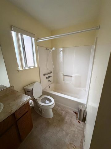 536 Capistrano Dr, Modesto, CA 95354