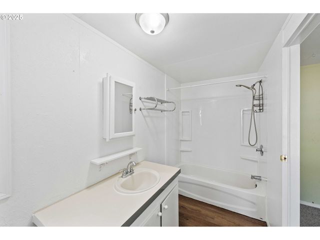 504 PUERTO VISTA Dr, Coos Bay, OR 97420