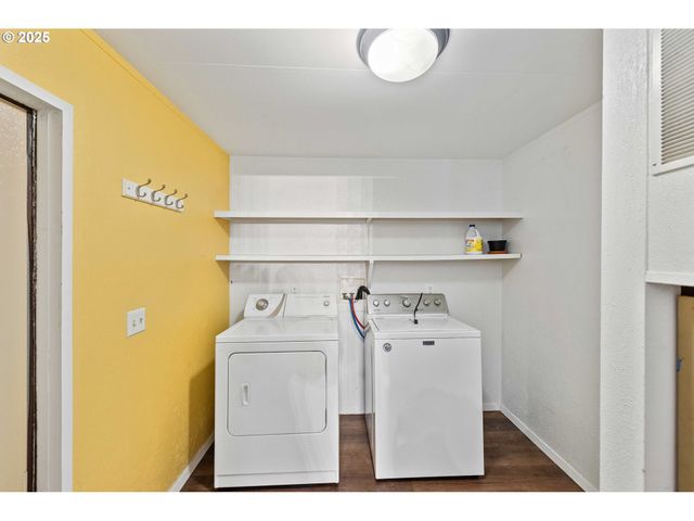 504 PUERTO VISTA Dr, Coos Bay, OR 97420