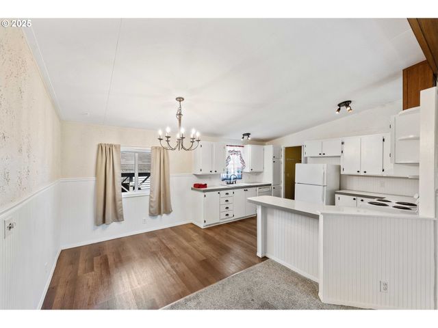 504 PUERTO VISTA Dr, Coos Bay, OR 97420