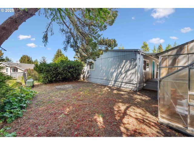 504 PUERTO VISTA Dr, Coos Bay, OR 97420