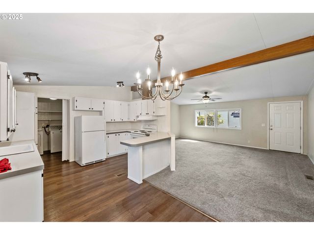 504 PUERTO VISTA Dr, Coos Bay, OR 97420