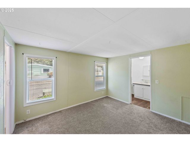 504 PUERTO VISTA Dr, Coos Bay, OR 97420