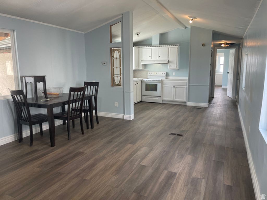 Image 8 of property listing at 1350 W 300 N #38, Clearfield, UT 84015