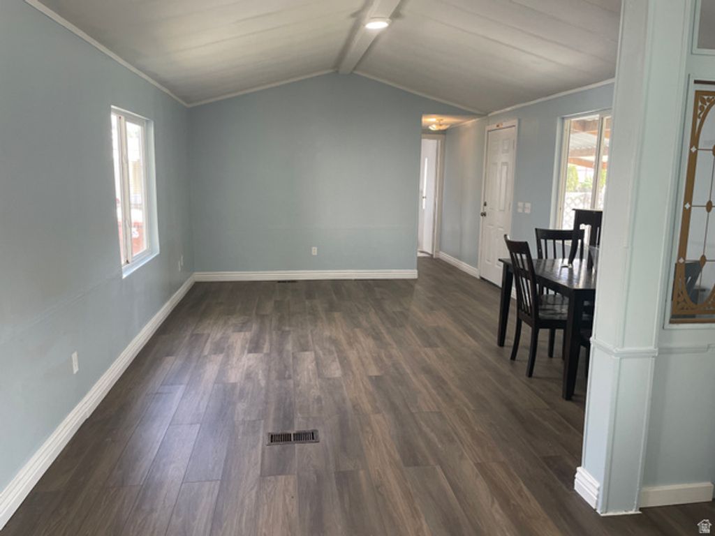 Image 10 of property listing at 1350 W 300 N #38, Clearfield, UT 84015