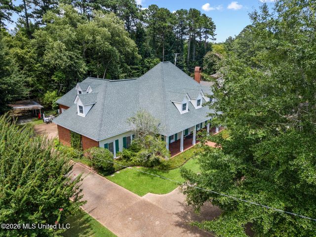 134 Brae Burn Drive, Jackson, MS 39211