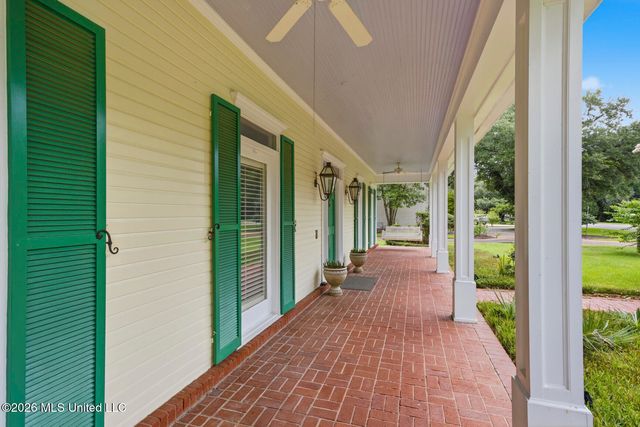 134 Brae Burn Drive, Jackson, MS 39211