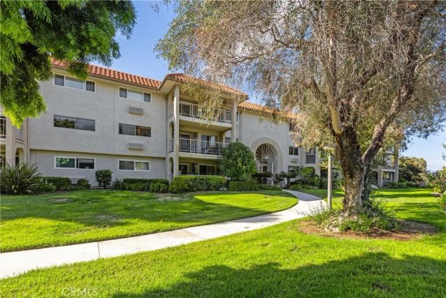3242 San Amadeo 2A, Laguna Woods, CA 92637