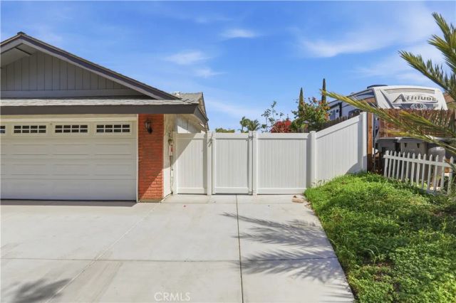 2097 Santa Barbara, Corona, CA 92882