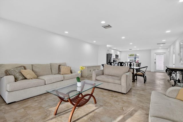 5093 Privet Place A, Delray Beach, FL 33484