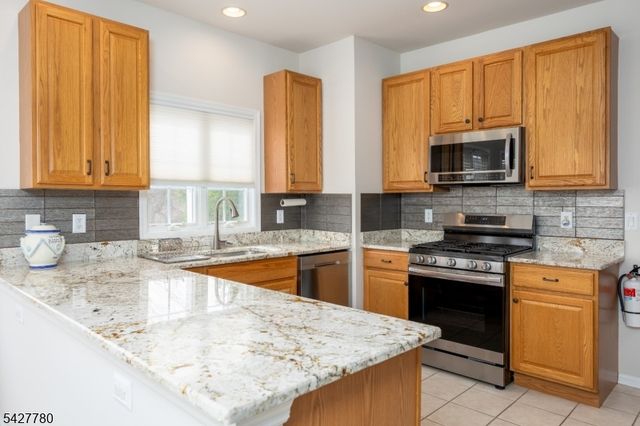 1 Turnberry Ln, Hardyston Twp., NJ 07419